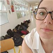 Laureata e già docente a tempo determinato (scuole medie e superiori)